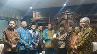 Pimpinan MPR menemui Pimpinan Pusat Muhammadiyah di Gedung Pusat Dewan Dakwah, Menteng Jakarta Pusat, Senin (16/12/2019) Siang. Pertemuan dilakukan secara tertutup membahas amandemen UUD 1945 Terbatas (Liputan6.com/Winda Nelfira)