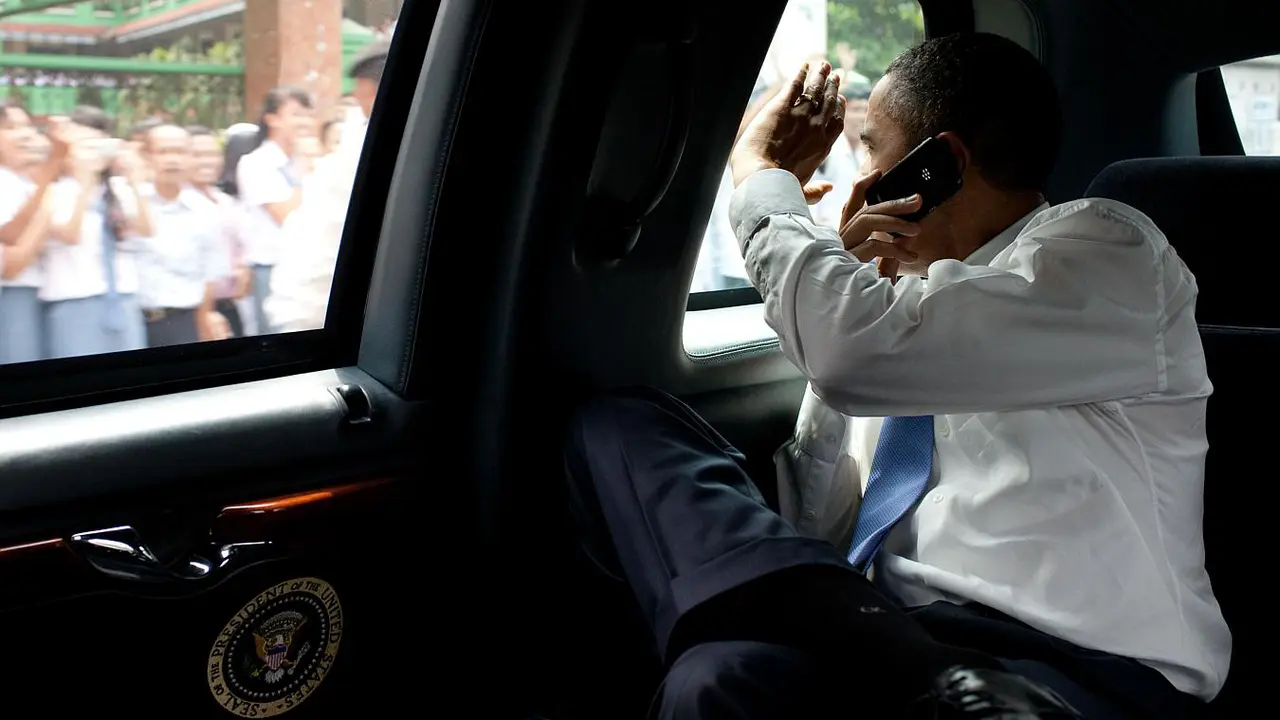 Apa Keunggulan Smartphone BlackBerry Milik Barack Obama?