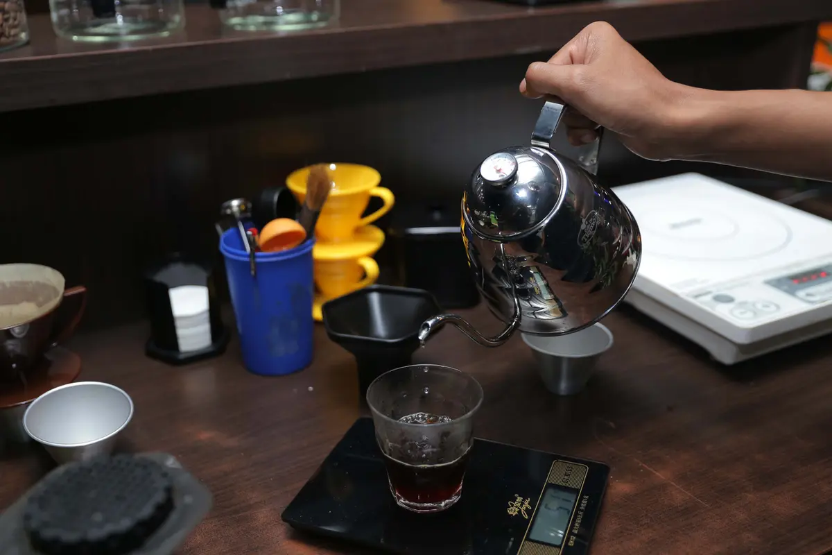 [Bintang] Review Kuliner, Menyeruput 'Kopi Asli' dengan Rp10 ribu