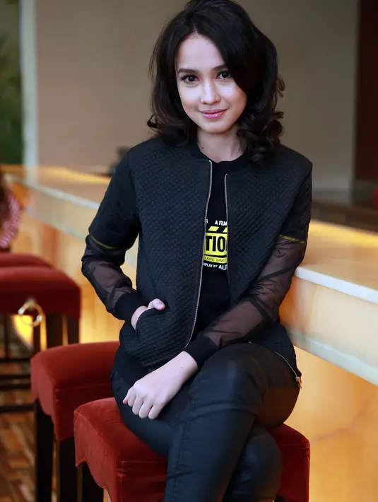 Di film ‘Relationshit’ ini Anjani Dina berperan sebagai Wina, mantan kekasih yang kembali hadir di kehidupan Alitt Santoso. Padahal, Wina diketahui sudah memiliki kekasih baru. (Deki Prayoga/Bintang.com)