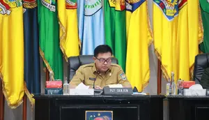 Plt. Sekjen Kemendagri, Tomsi Tohir saat Rapat Koordinasi (Rakor) Pengendalian Inflasi Daerah digelar secara hybrid dari Gedung Sasana Bhakti Praja (SBP), Kantor Pusat Kementerian Dalam Negeri (Kemendagri)  Jakarta, Selasa (17/9)/Istimewa.