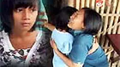 Setelah dua bulan berpisah dari keluarga, Mila, bocah berusia 10 tahun itu, akhirnya kembali ke pelukan keluarga. Mila kabur karena takut dimarahi setelah mengambil uang sang ayah.