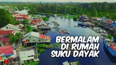 Pernah berpikir untuk mencoba bermalam di rumah warga suku Dayak? Kayak apa ya rasanya? Nah di video ini kita kasih tahu kayak apa tuh serunya bermalam di rumah suku Dayak.