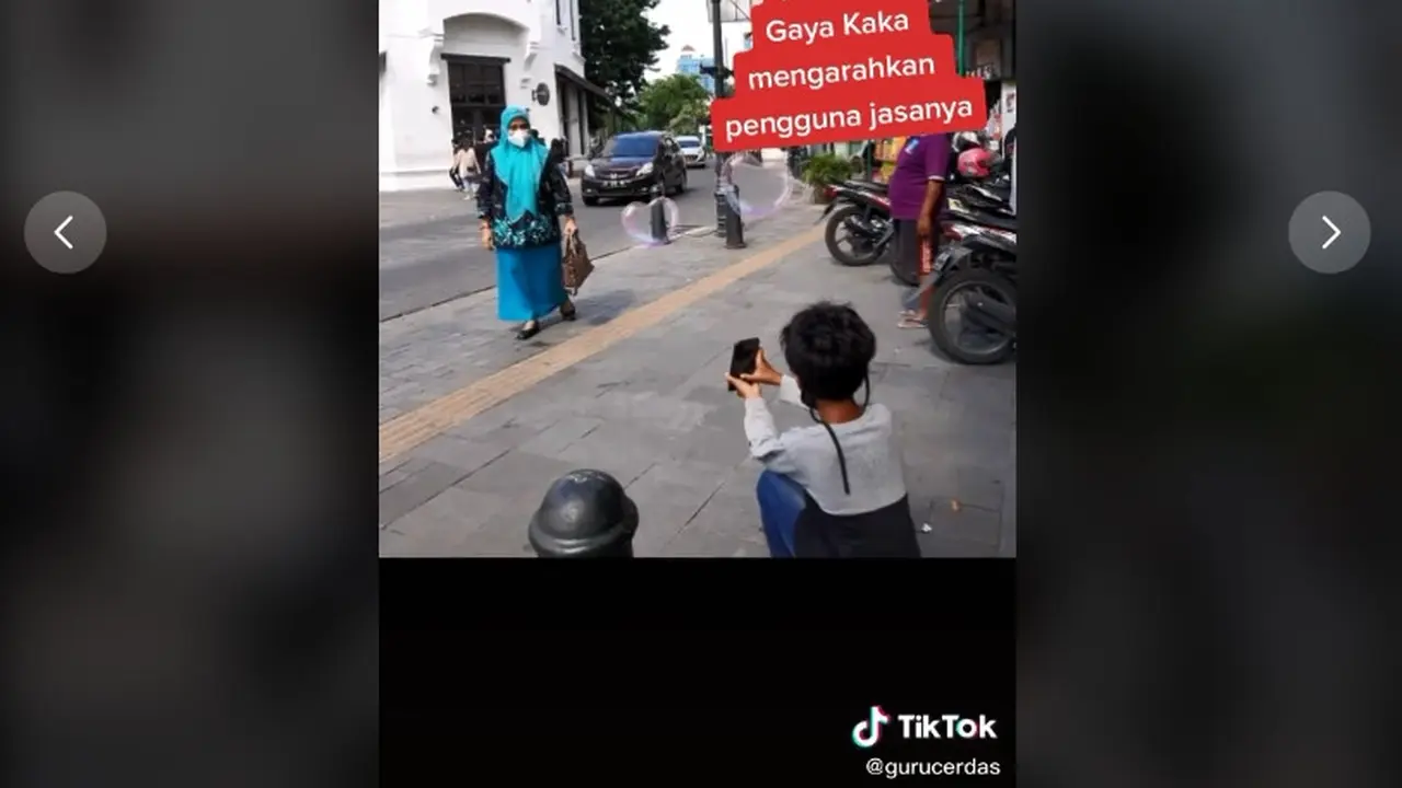 Aksi Lincah Bocah Pengarah Gaya di Kota Tua Semarang
