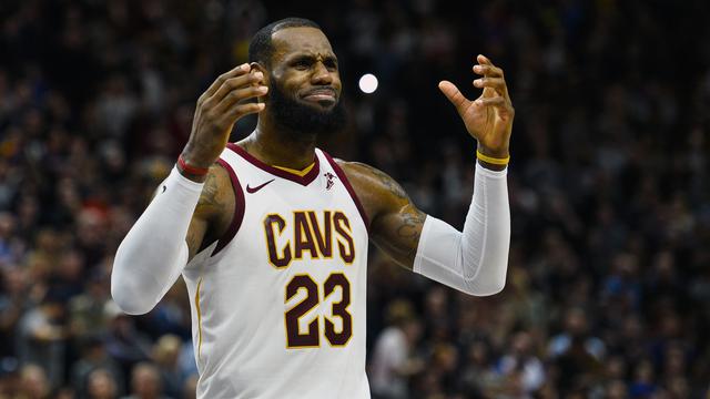 LeBron James tak bBerdaya melawan Jazz