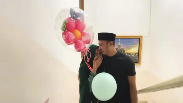 7 Momen Kejutan Ultah Kartika Putri, Dapat Kado Dari Suami dan Anak Sambung