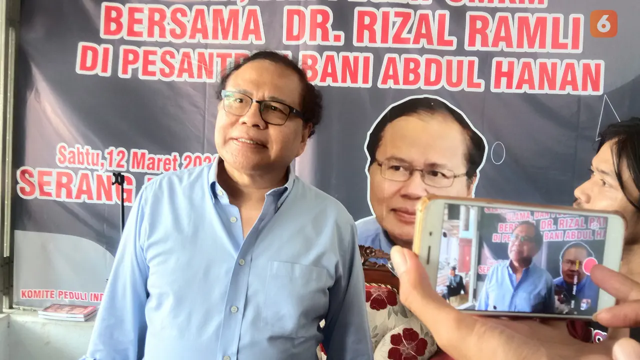 Rizal Ramli, di Pondok Pesantren Bani Abdul Hanan, Kabupaten Serang, Banten. (Sabty, 12/03/2022). (Liputan6.com/Yandhi Deslatama).