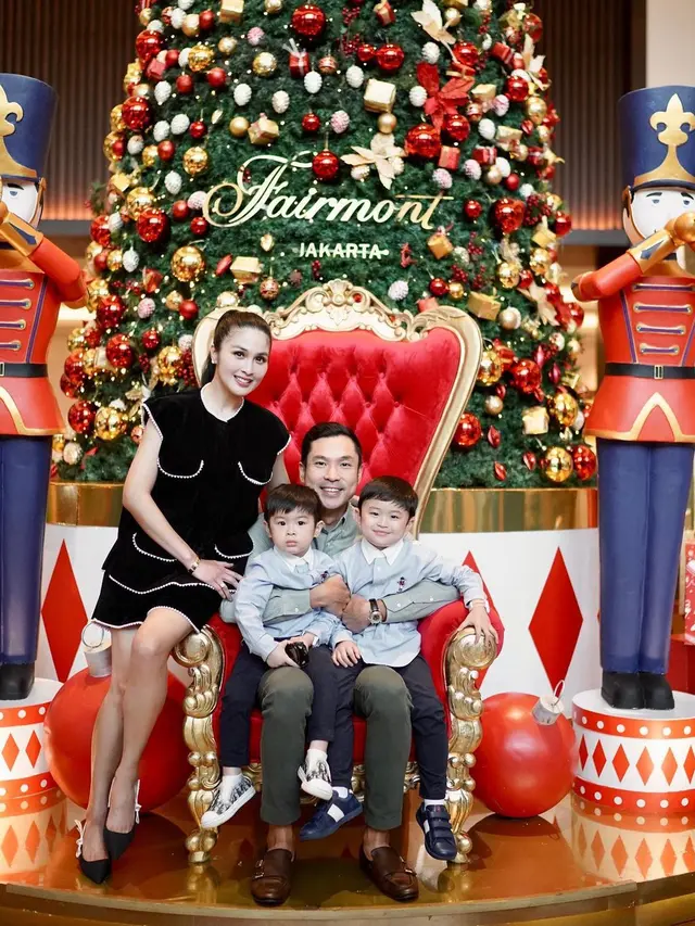 8 Gaya Kompak Artis Rayakan Natal Bersama Keluarga, dari Felicya Angelista hingga Chelsea Islan