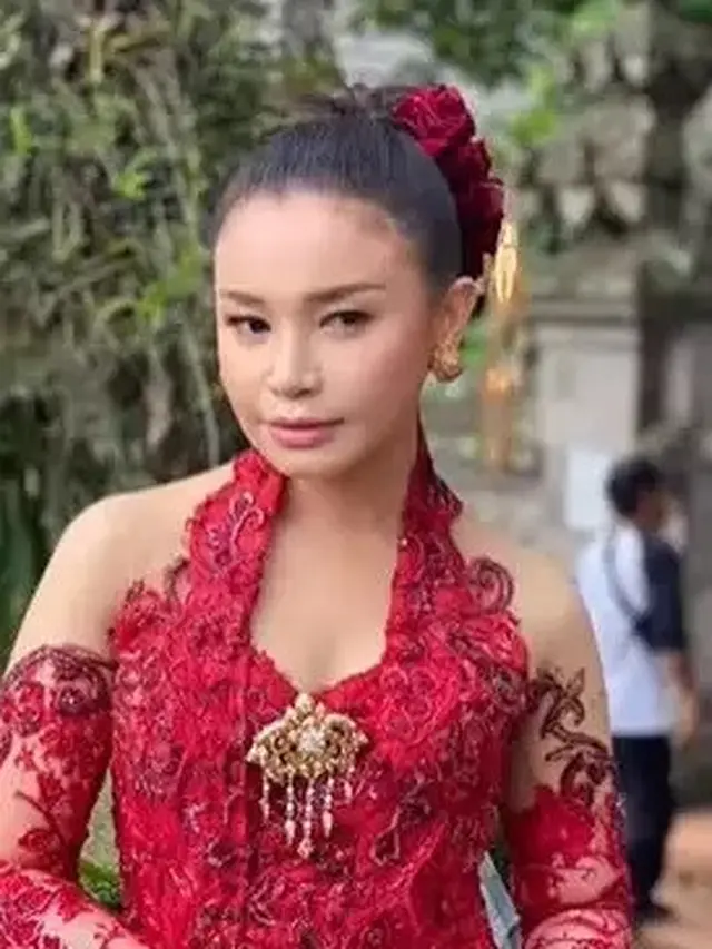 Rossa di Tampil di Saluran TV China