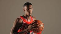Poin guard Chicago Bulls, Kris Dunn, harus menepi sampai empat pekan karena mengalami dislokasi jari. (dok. Slamonline)