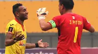 Abang Ditabrak Truk, Titus Bonai Tinggalkan Sriwijaya FC  