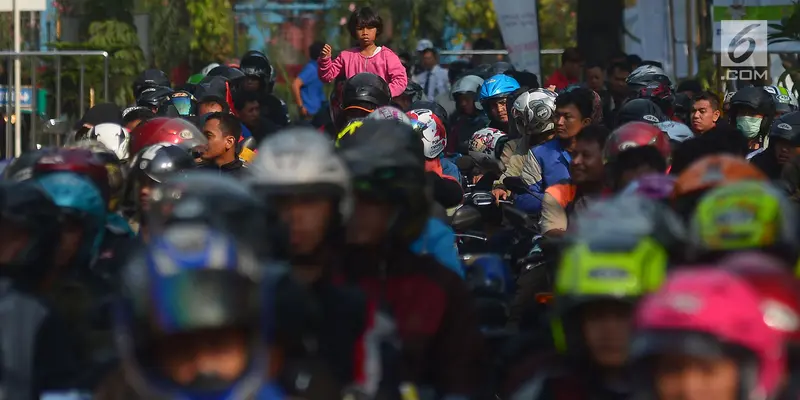 Mudik Gratis Pemotor dengan Kapal Laut