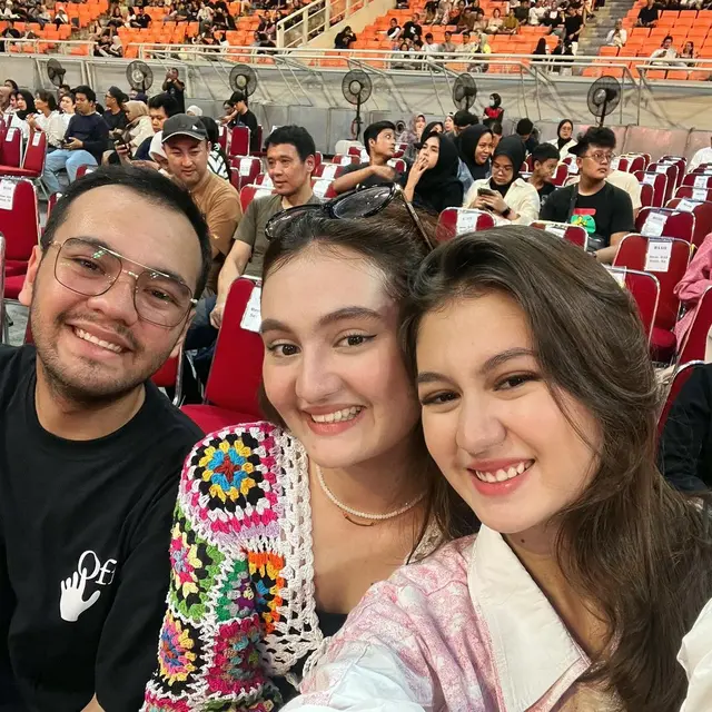 Potret 6 Artis Nonton Konser Ed Sheeran di Jakarta, Nyanyi Bareng Penyanyi Favorit