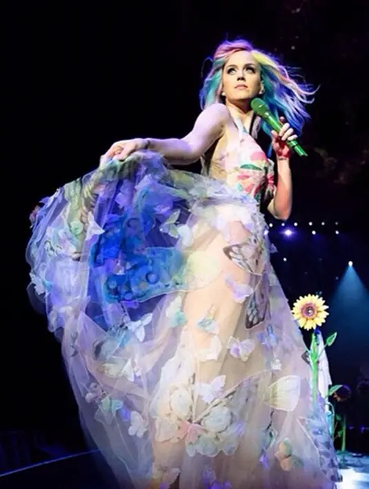 Penyanyi cantik asal California, Katy Perry, identik dengan gaya rambutnya yang unik. (Via instagram/@katyperry)