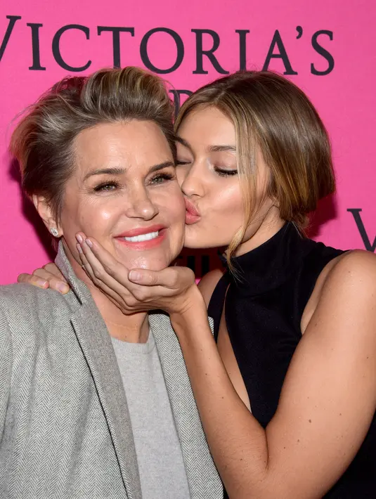 Belakangan ini sedang ramai beredar kabar bahwa, Gigi Hadid dan Kendall Jenner sedang diremehkan oleh industri fesyen didunia. Lantaran ke populeran mereka meroket berkat media sosial. (AFP/Bintang.com)