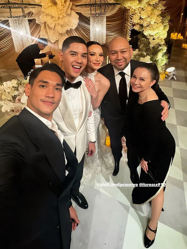 Couple Artis Elegan Hadir di Resepsi Pernikahan Al Ghazali dan Alyssa Daguise.