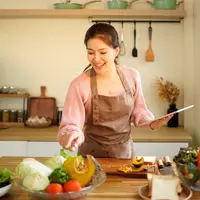 Ilustrasi perempuan mengikuti audisi Bright Gas Cooking Competition 2026. (c) googgig987/Depositphotos