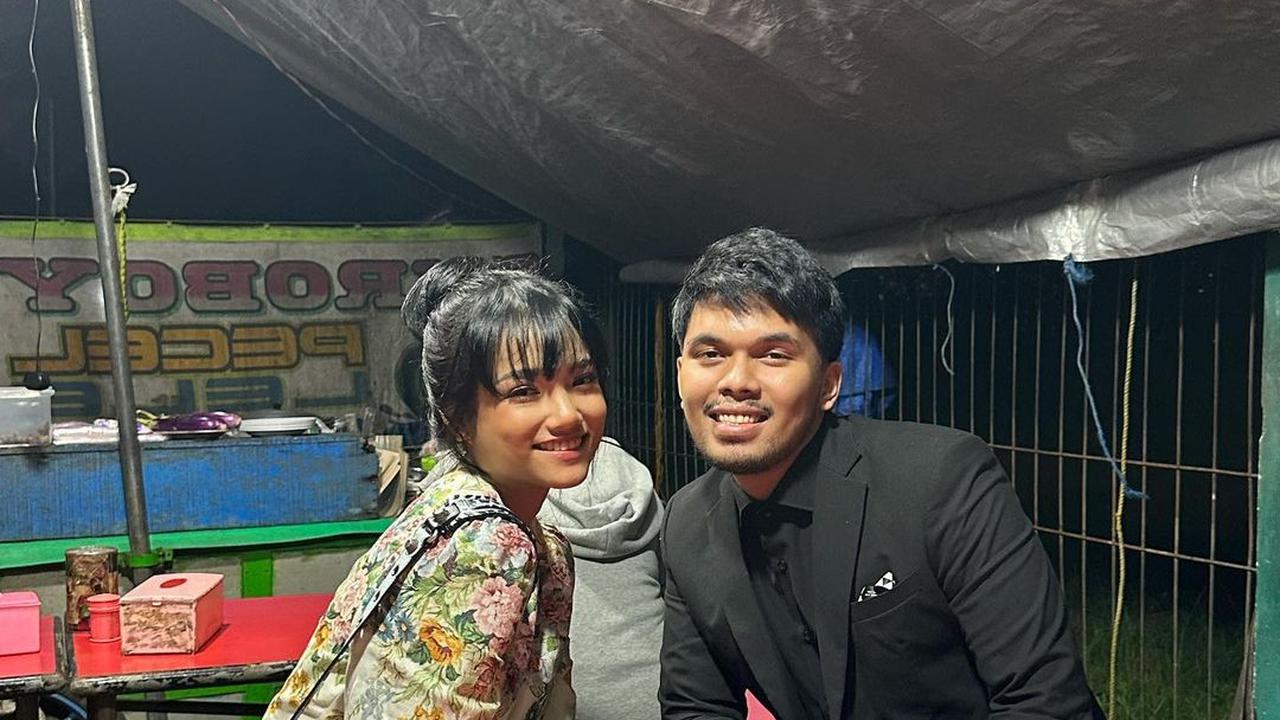 Thariq Halilintar dan Fuji. (Foto: Dok. Instagram @thariqhalilintar)