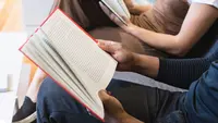 Ilustrasi Membaca Buku Credit: pexels.com/Burst
