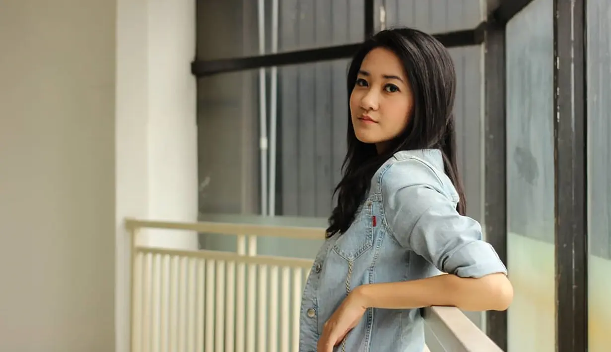 Namun, Vivian hanya bisa menikmati dunia modelling tersebut dalam tempo waktu yang singkat, karena ia harus fokus pada ujian sekolah, dan ekstrakulikuler tersebut hanya ada pada saat ia duduk di bangku SMP. (Liputan6.com/IG/@viviantaniaa)