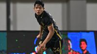 Aksi bek kanan Borneo FC Samarinda, Alfharezzi Buffon saat bertandang ke markas Madura United dalam laga pekan ke-26 BRI Super League 2025/2026 di Stadion Gelora Madura Ratu Pamelingan, Pamekasan, Jawa Timur, Minggu (5/4/2026) malam. (Dok. Borneo FC Samarinda)