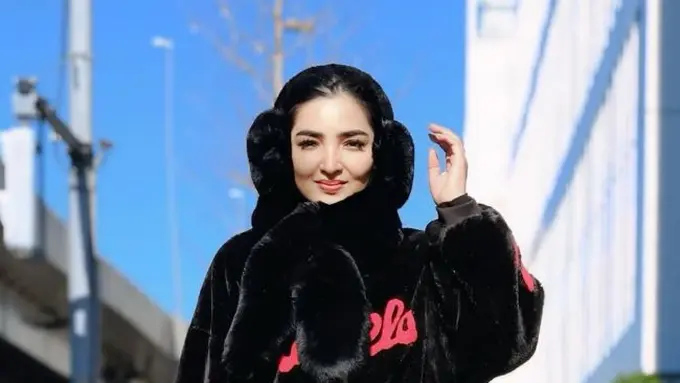 Gaya Ashanty saat Liburan di Jepang, Detail Outfit Winter yang Elegan dan Modis. (instagram/ashanty_ash)