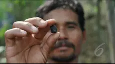 batu opal atau kalimaya ini banyak ditambang di wilayah Banten. Untuk menambang batu dengan kemilau indah ini, ada perjuangan yang harus dibayar.