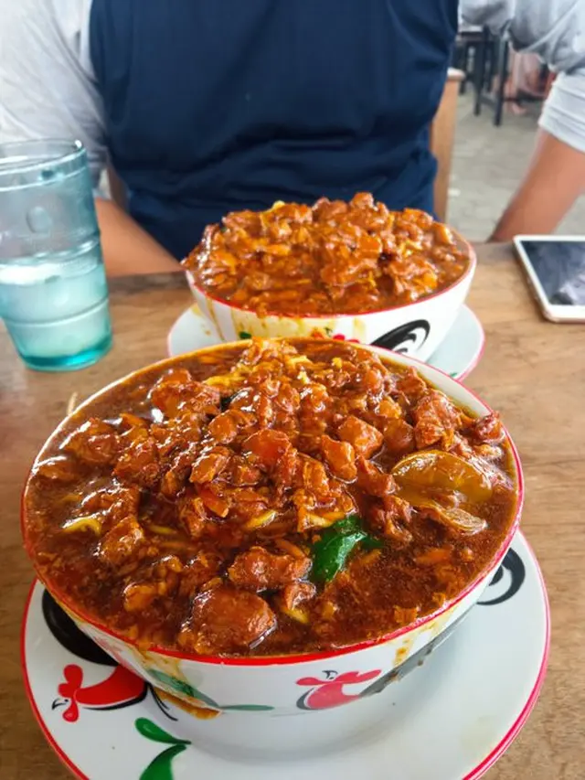 6 Potret Porsi Mi Ayam Jumbo Ini Bikin Kenyang Sebelum Makan