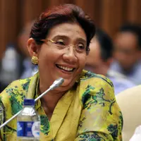 Menteri Kelautan dan Perikanan Susi Pudjiastuti saat Raker dengan Komisi IV DPR, Jakarta, Rabu (13/4/2016). Raker membahas Evaluasi Kinerja dan Serapan Anggaran Triwulan I Tahun 2016 Kementerian Kelautan dan Perikanan. (Liputan6.com/Johan Tallo)