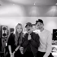 Chen EXO dan Heize (via twitter @SMTOWNGLOBAL)