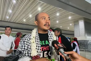 Di balik sambutan hangat saat kepulangan, ada luka tak terlupakan yang dialami Heru selama ditahan oleh tentara Israel. (Liputan6.com/Rifqy Alief Abiyya)