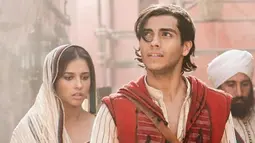 Aladdin juga akan ditemani oleh Jasmine dalam perjalanannya. Jasmine diperankan oleh aktris yang sebelumnya pernah memerankan Ranger Pink dalam film Power Ranger, Naomi Scott. (Liputan6.com/IG/menamassoud)