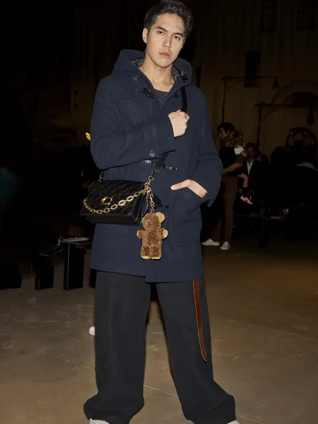 Gaya Couple Goals di NYFW 2026, Syifa Hadju Tampil Feminin dengan Dress Rp13 Juta-an, El Rumi Maskulin dengan Tas Charm Teddy Bear