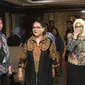 Menteri Pemberdayaan Perempuan dan Perlindungan Anak (PPPA) Yohana Yembise tiba di Gedung MK, Jakarta, Rabu (26/12). Menteri Yohana mengapresiasi putusan MK atas Judicial Review batas minimal usia perkawinan untuk prempuan. (Liputan6.com/Herman Zakharia)