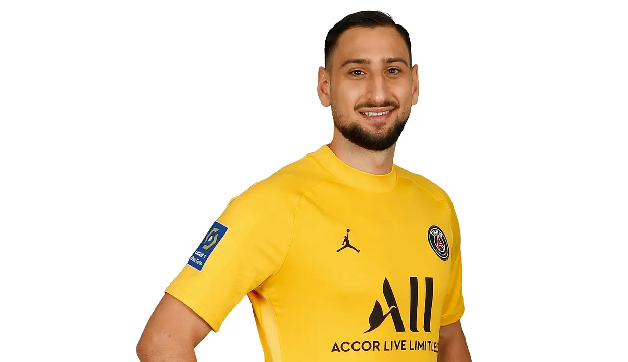 Kiper: Gianluigi Donnarumma. Pemain berusia 22 tahun ini mengikat kontrak dengan PSG selama 5 tahun usai dilepas gratis AC Milan. Ia menerima gaji per-musim sebesar 12 juta euro. Total 6 musim bersama AC Milan telah bermain dalam 251 laga di semua kompetisi. (Foto: en.psg.fr)