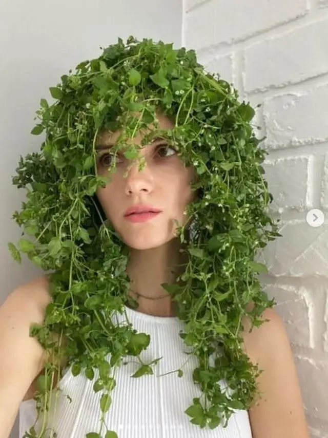 6 Outfit Absurd dari Sayuran Hijau Ini Nyeleneh Banget, Kocak