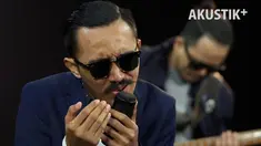 Cukup lama kita tak melihat kiprah ST12 di panggung musik Indonesia. Kini, mereka muncul dengan vokalis baru. Saksikan penampilannya hanya di AKUSTIK PLUS!