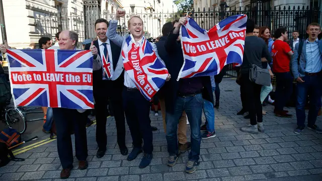 20160624-Pro-Brexit Rayakan Kemenangan Awal Inggris Hengkang dari Uni Eropa-London