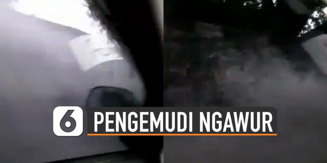 VIDEO: Ngawur, Mobil Melewati Genangan Air dengan Kecepatan Tinggi