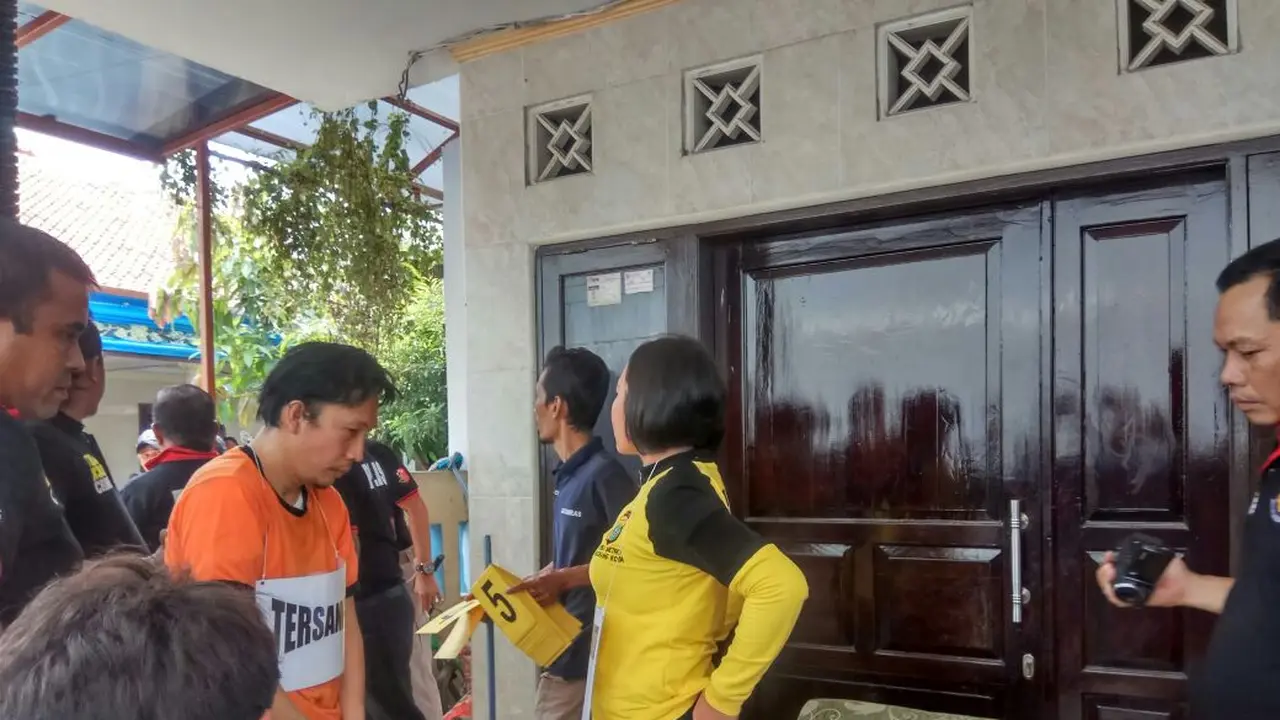 Rekonstruksi kasus pembunuhan juragan bakmi di Tangerang