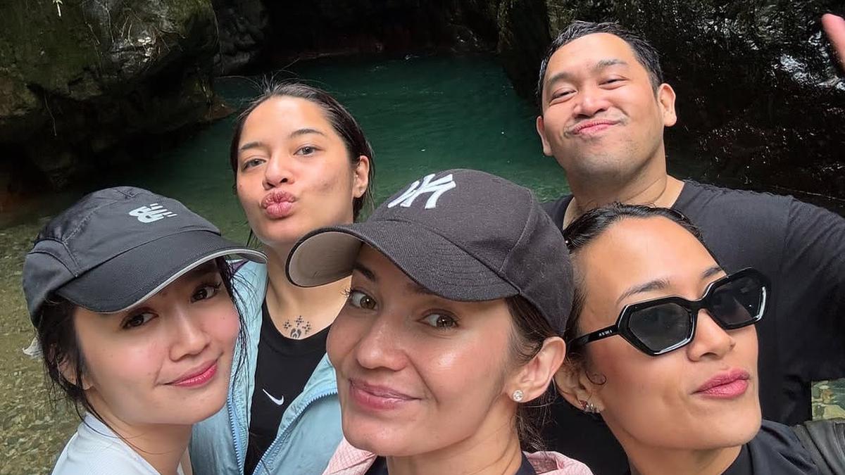 Seru-seruan di Curug, 6 Potret Kebersamaan Abigail Cantika Bareng Enzy Storia hingga Febby Rastanty
