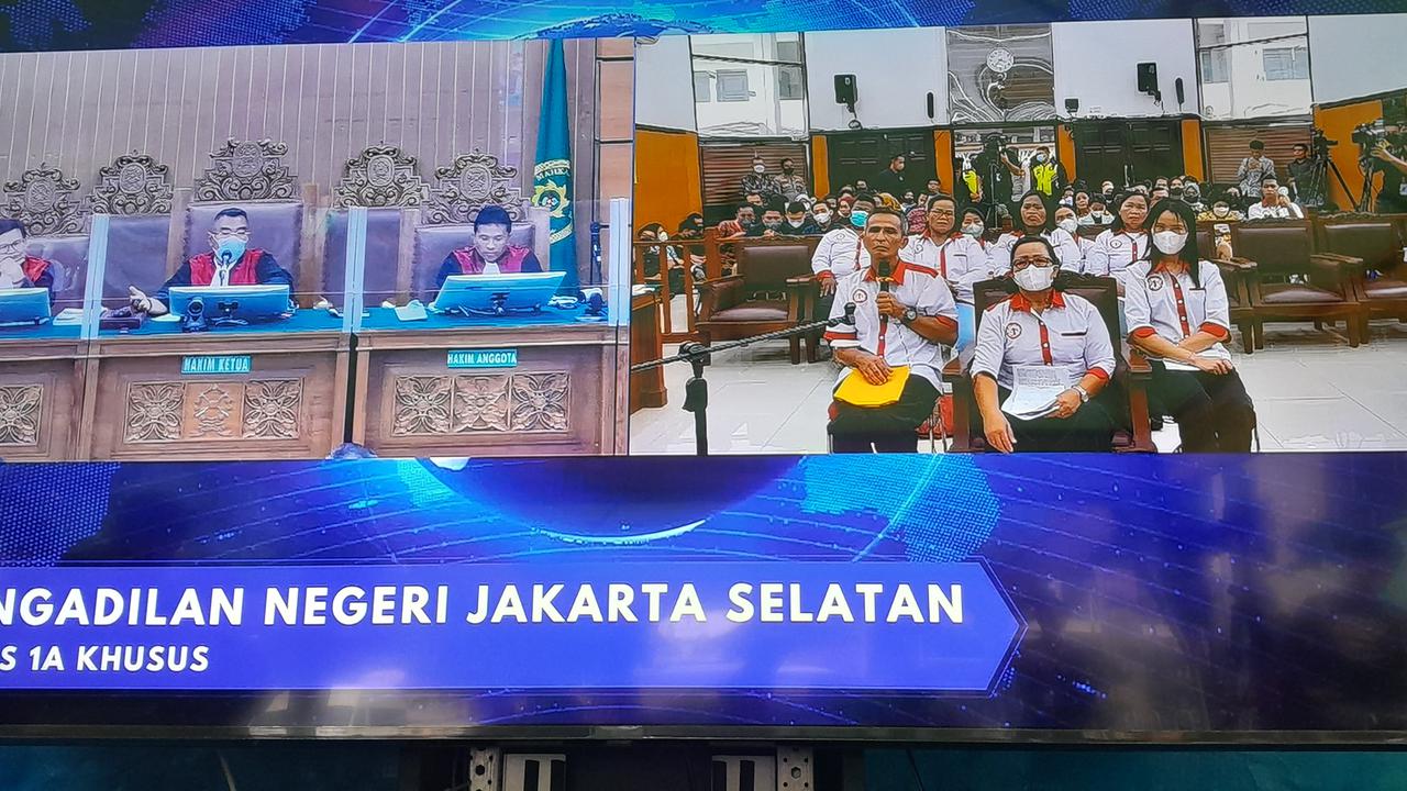 Orangtua Nofriansyah Yosua Hutabarat alias Brigadir J dihadirkan sebagai saksi persidangan, Selasa (25/10/2022).