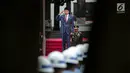 Presiden Jokowi melakukan hormat saat upacara Hari Kesaktian Pancasila, di Halaman Monumen Pancasila Sakti, Jakarta, Minggu (1/10). Hadir dalam upacara ini jajaran menteri Kabinet Kerja, Panglima TNI dan Kapolri. (Liputan6.com/Faizal Fanani)