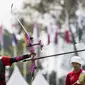 Pemanah putri Indonesia, Choirunisa Diananda, saat berlaga pada nomor recurve women individual Asian Games di Lapangan Panahan, Senayan, Jakarta, Selasa (28/8/2018). Choirunisa Diananda mendapat medali perak. (Bola.com/Vitalis Yogi Trisna)