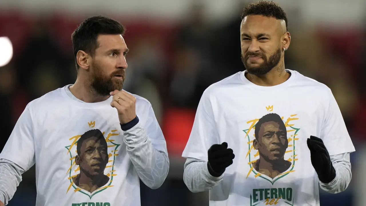 Pemain PSG Beri Tribute Spesial untuk Pele