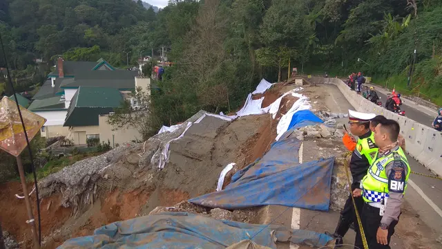 Longsor di Puncak Pass, Kabupaten Cianjur