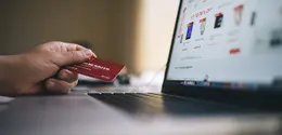 ilustrasi belanja online. (pexels/Negative Space)