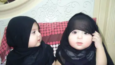 So Cute Cantiknya Bayi Bayi Imut Yang Berhijab Ini Fimela Fimela Com