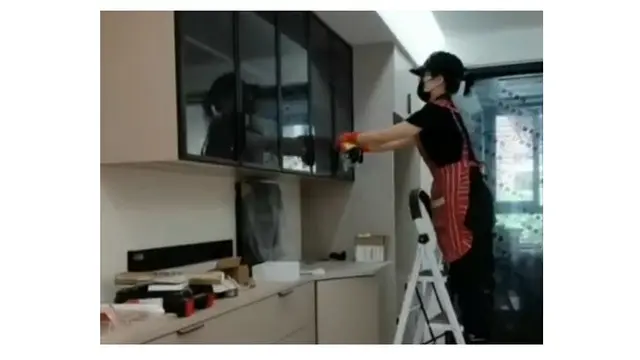 Lulusan Sarjana Ini Nekat Berhenti Kerja Kantoran, Sukses Beli 2 Rumah 2 Mobil Jadi Cleaning Service