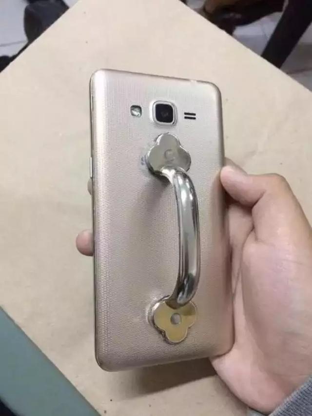 Penggunaan Barang Lucu